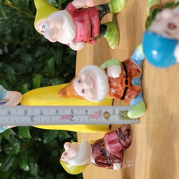 VINTAGE Snow White & The Seven Dwarfs figurines - Picture 10 of 11